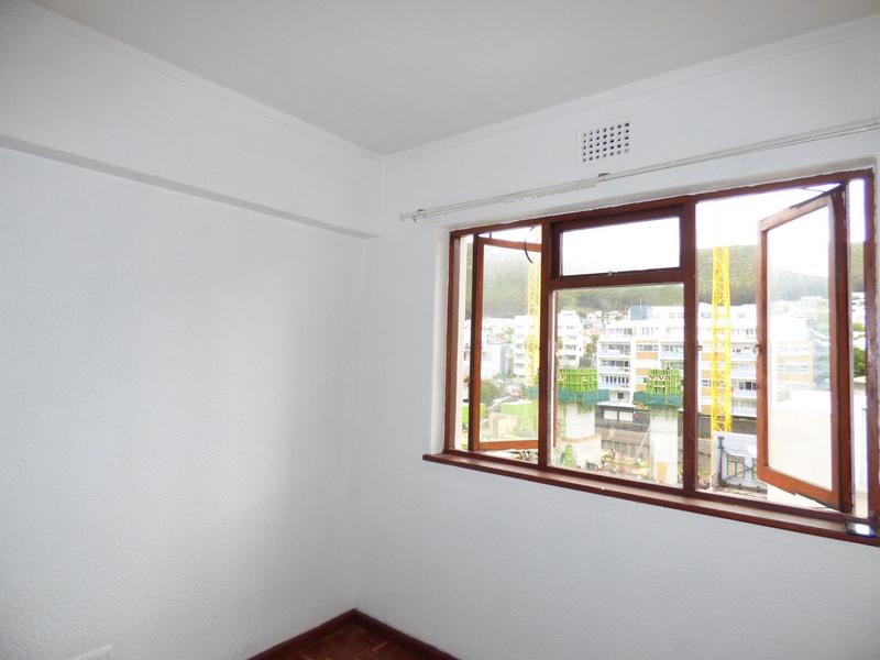 To Let 1 Bedroom Property for Rent in Sea Point Western Cape